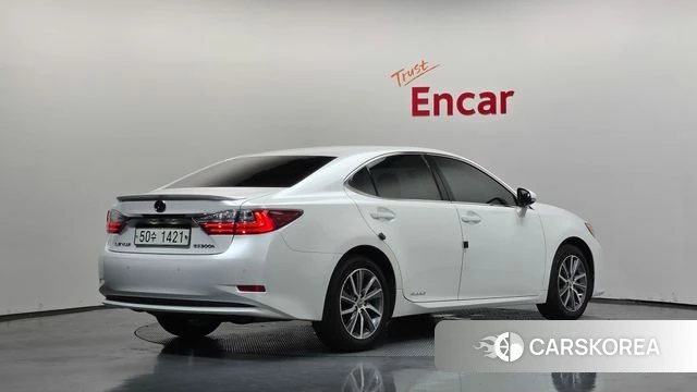 Lexus New ES300h 2018 Белый из Кореи