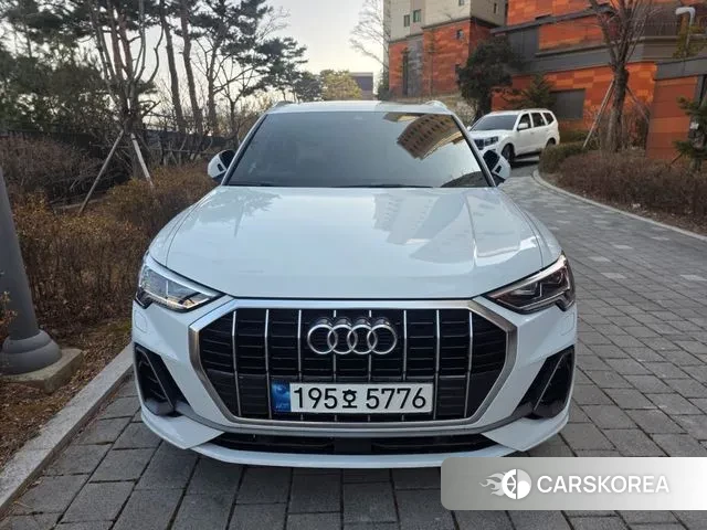 Audi Q3 (F3) 2023 Белый из Кореи