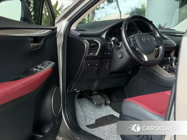 Lexus NX 2021 Темно-серый из Китая