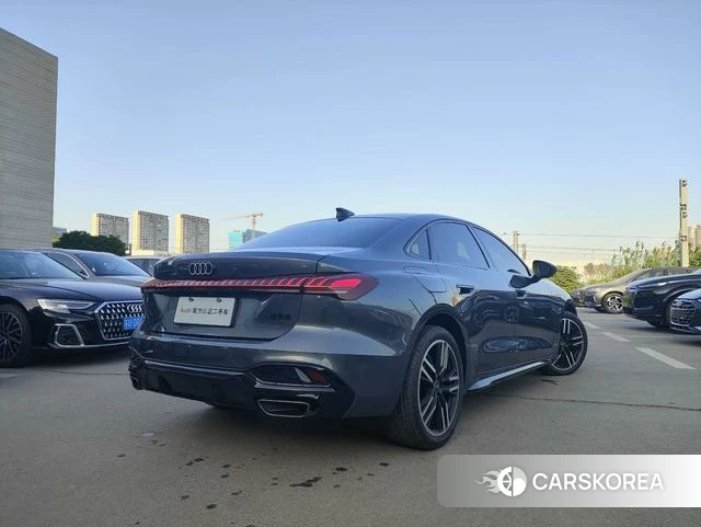 Audi A5L 2026 Темно-серый из Китая
