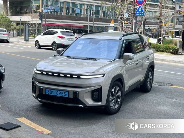 Ssangyong Torres EVX 2024 Жемчужный цвет из Кореи