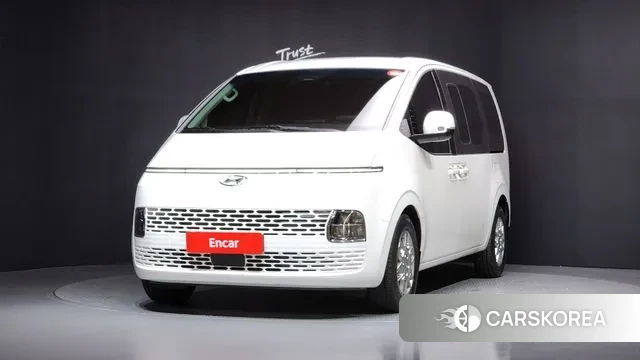 Hyundai Staria 2023 Белый из Кореи