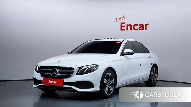 Mercedes-Benz E-Class W213 2018 Белый из Кореи