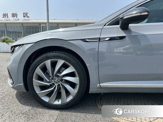 Volkswagen CC 2022 Серебристо-серый из Китая