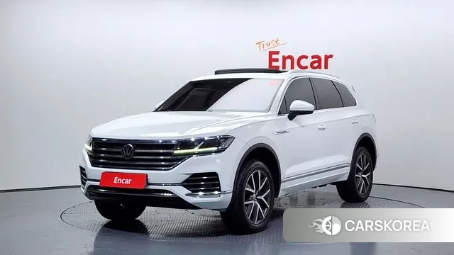 Volkswagen Touareg 3rd generation 2020 Белый из Кореи
