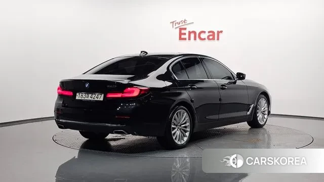 BMW 5 Series (G30) 2023 Черный из Кореи