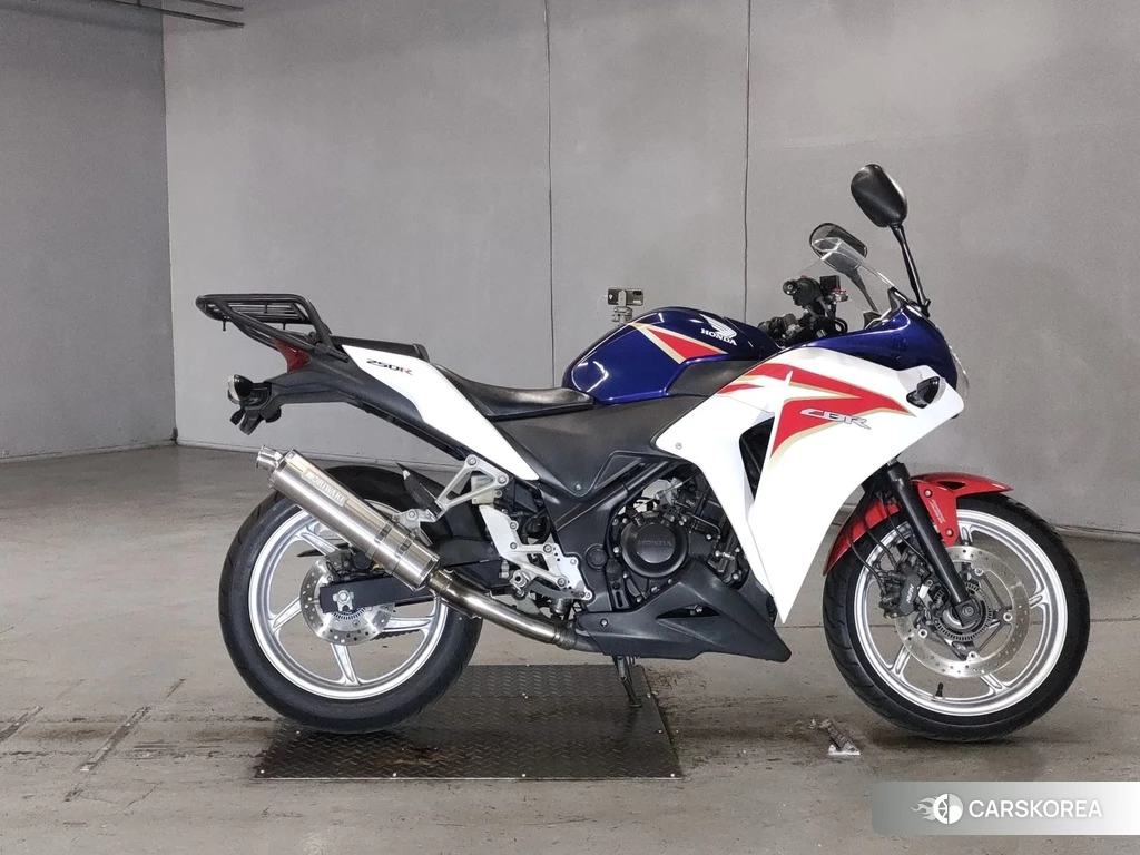 Проданный Honda CBR250R 2011 из Японии, фото 2