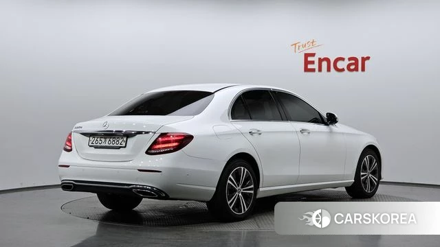 Mercedes-Benz E-Class W213 2020 Белый из Кореи