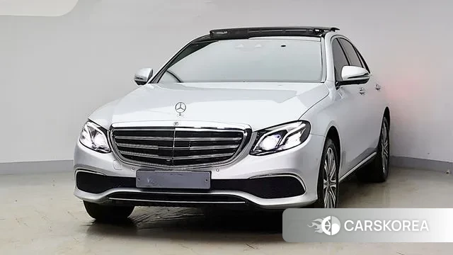 Mercedes-Benz E-Class W213 2019 Серебряный из Кореи