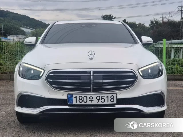 Mercedes-Benz E-Class W213 2022 Белый из Кореи