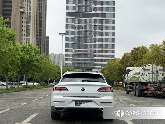 Volkswagen CC 2023 Белый из Китая