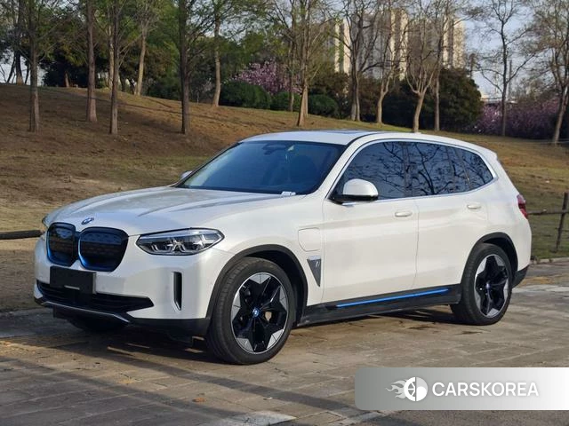 BMW iX3 2021 Белый из Китая