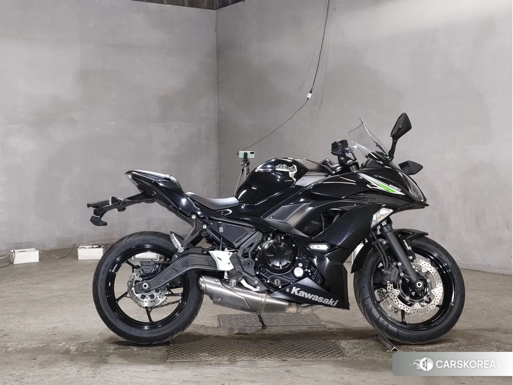 Проданный Kawasaki NINJA 650 2017 из Японии