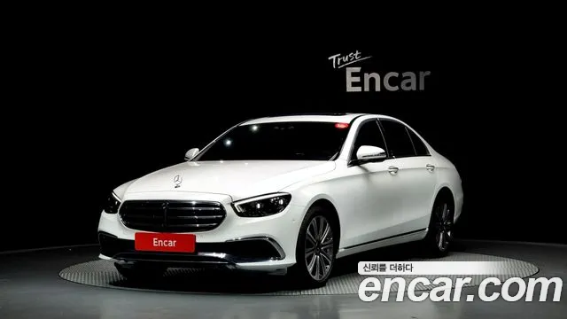 Mercedes-Benz E-Class W213 2023 Белый из Кореи