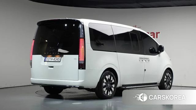 Hyundai Staria 2025 Белый из Кореи