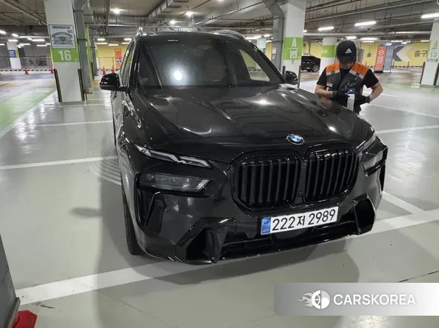 BMW X7 (G07) 2024 Черный из Кореи