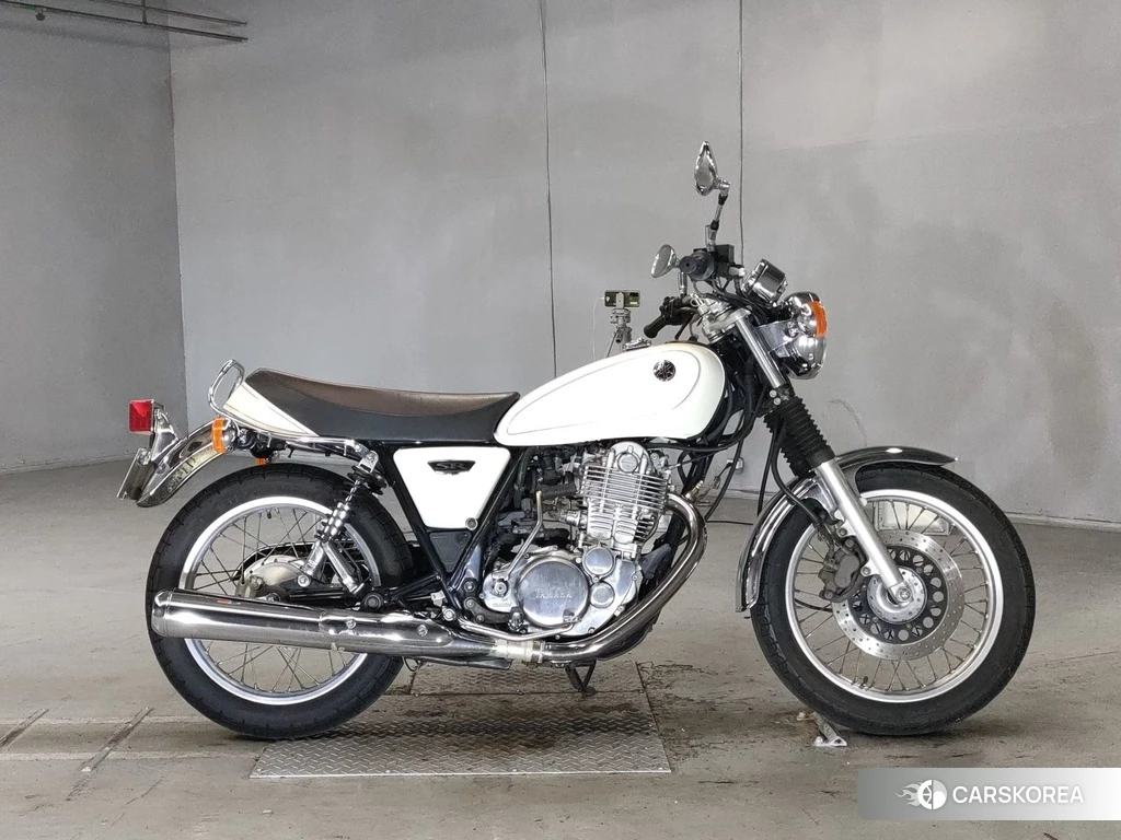 Проданный Yamaha SR 400 2014 из Японии