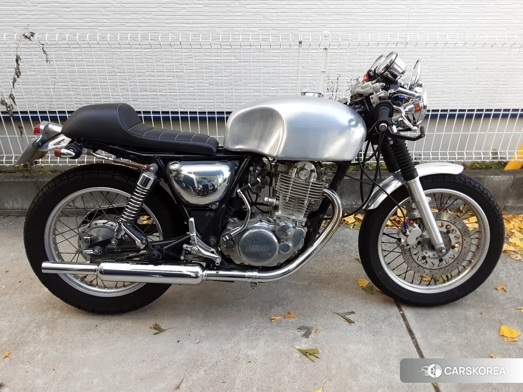 Проданный Yamaha SR 400 2011 из Японии, фото 2
