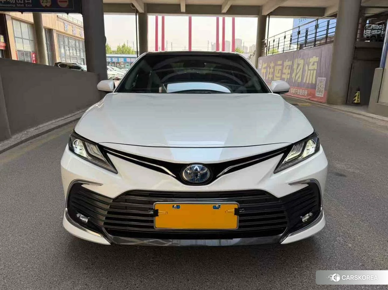 Toyota Camry 2023 Белый из Китая