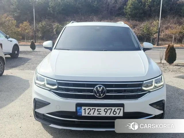 Volkswagen Tiguan second Generation 2021 Белый из Кореи