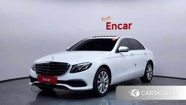 Mercedes-Benz E-Class W213 2018 Белый из Кореи