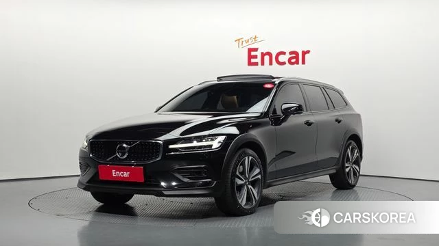 Volvo V60 Cross-Country 2nd Generation 2020 Черный из Кореи