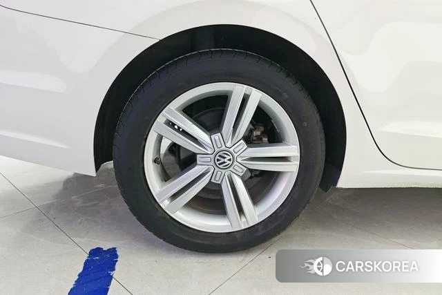 Volkswagen Lingdu 2019 Белый из Китая