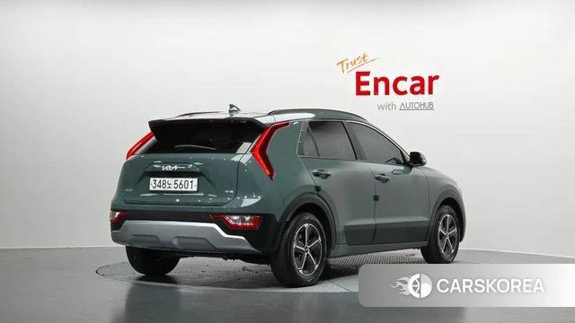 Kia Di Ol Nu Niro 2023 Темно-зеленый из Кореи