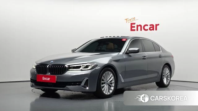 BMW 5 Series (G30) 2023 Серебристо-серый из Кореи