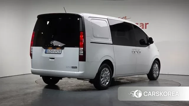 Hyundai Staria 2024 Белый из Кореи