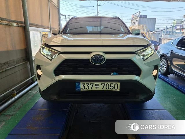 Toyota RAV4 5th Generation 2021 Белый из Кореи