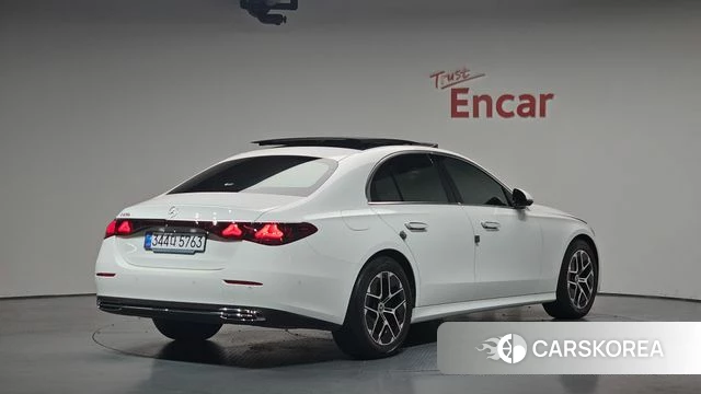 Mercedes-Benz E-Class W214 2025 Белый из Кореи