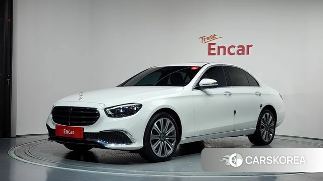 Mercedes-Benz E-Class W213 2023 Белый из Кореи