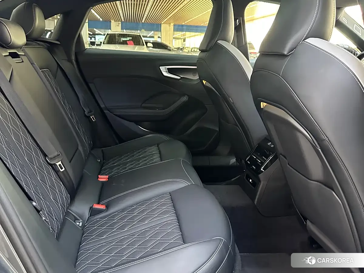 Audi A5L 2025 Silver/gray из Китая