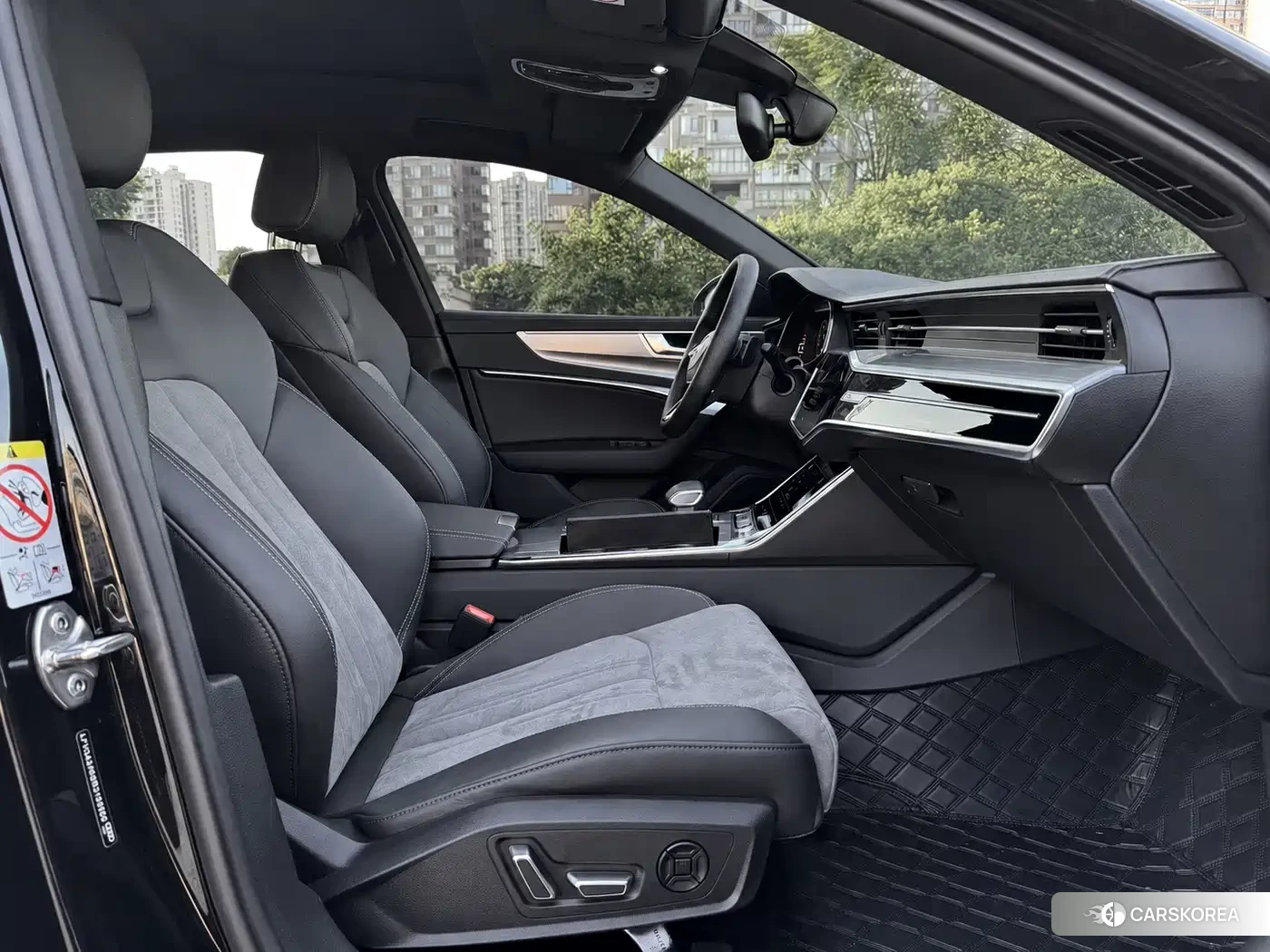 Audi A6L 2025 Черный из Китая