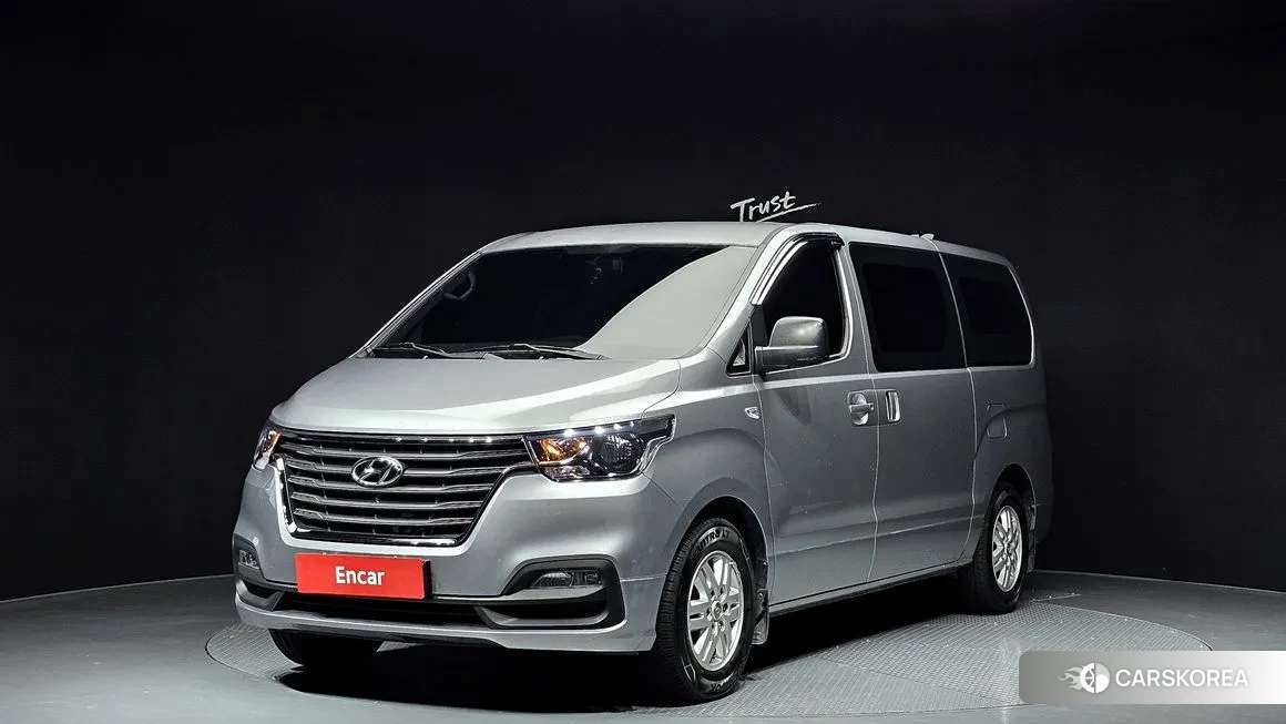 Hyundai The New Grand Starex 2020 Серебристо-серый из Кореи