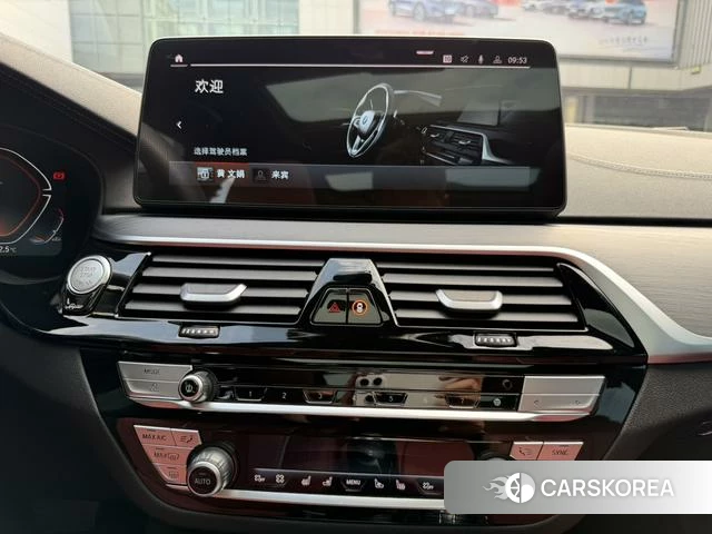 BMW 5 series 2023 Черный из Китая