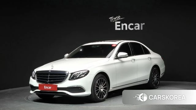 Mercedes-Benz E-Class W213 2018 Белый из Кореи