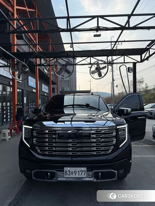 GMC Sierra 2023 Черный из Кореи