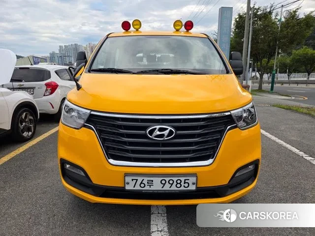 Hyundai The New Grand Starex 2019 Желтый из Кореи