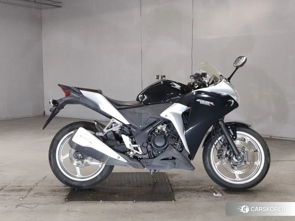 Проданный Honda CBR250R 2011 из Японии, фото 2