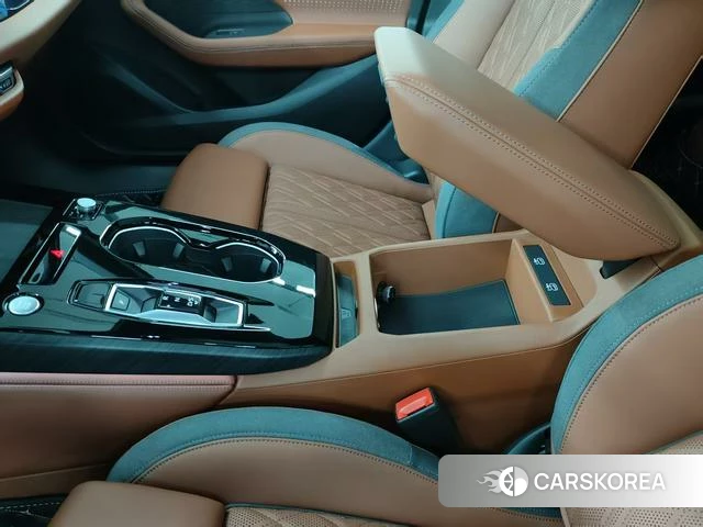 Audi A5L 2025 Серебристо-серый из Китая