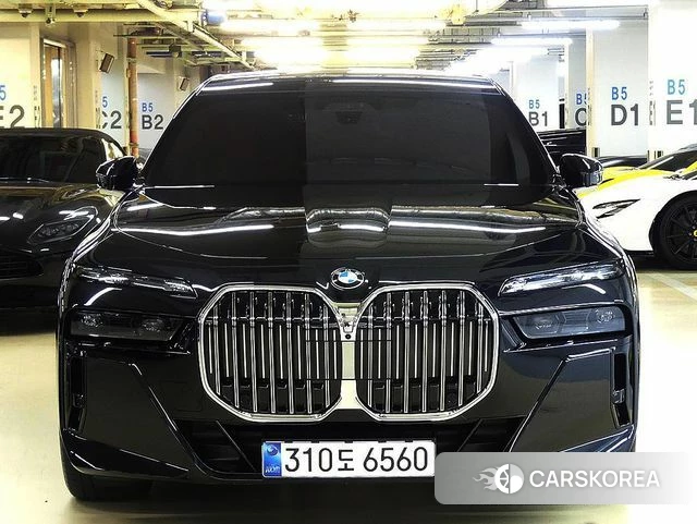 BMW 7 Series (G70) 2025 Черный из Кореи
