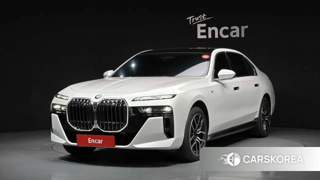 BMW 7 Series (G70) 2023 Белый из Кореи
