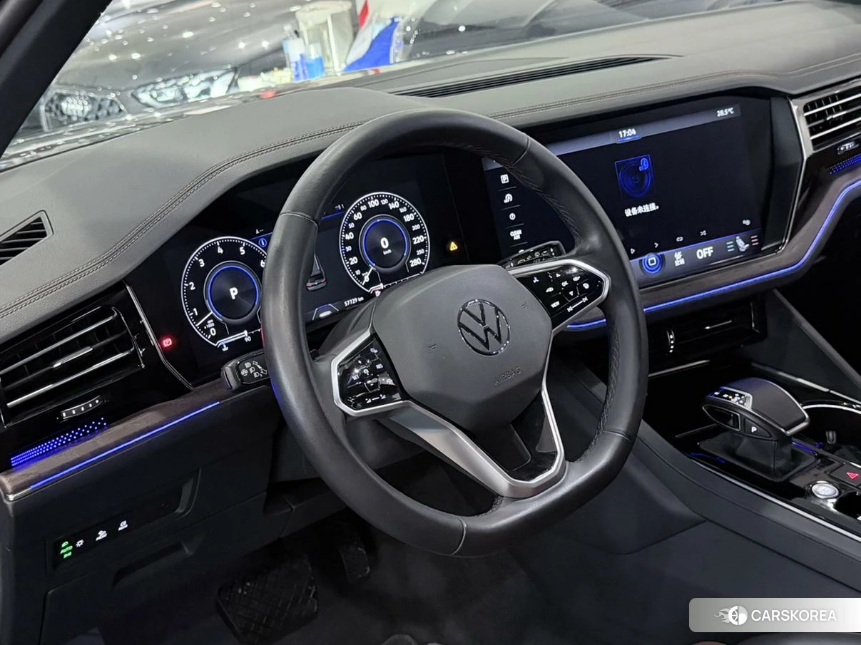 Volkswagen Touareg 2021 Черный из Китая