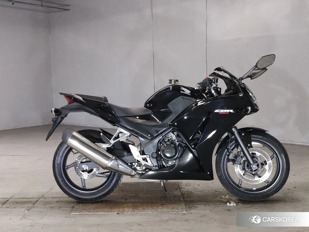 Проданный Honda CBR250R 2015 из Японии