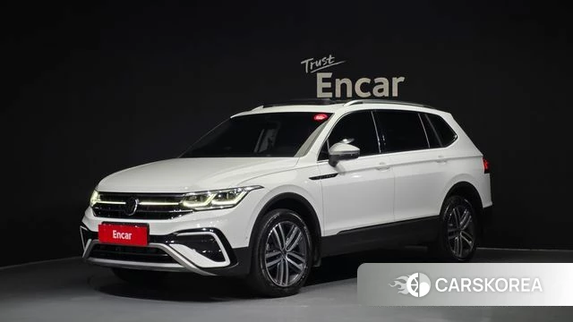 Volkswagen Tiguan Allspace 2023 Белый из Кореи