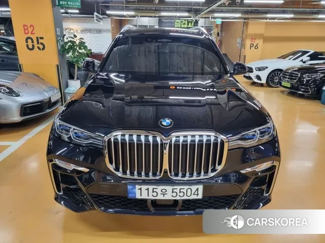 BMW X7 (G07) 2022 Черный из Кореи