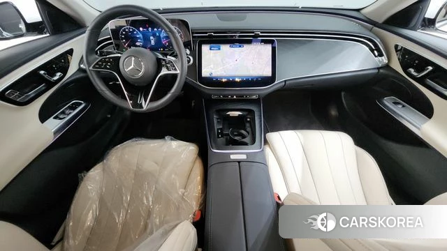 Mercedes-Benz E-Class W214 2024 Белый из Кореи
