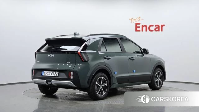Kia Di Ol Nu Niro 2026 Зеленый из Кореи